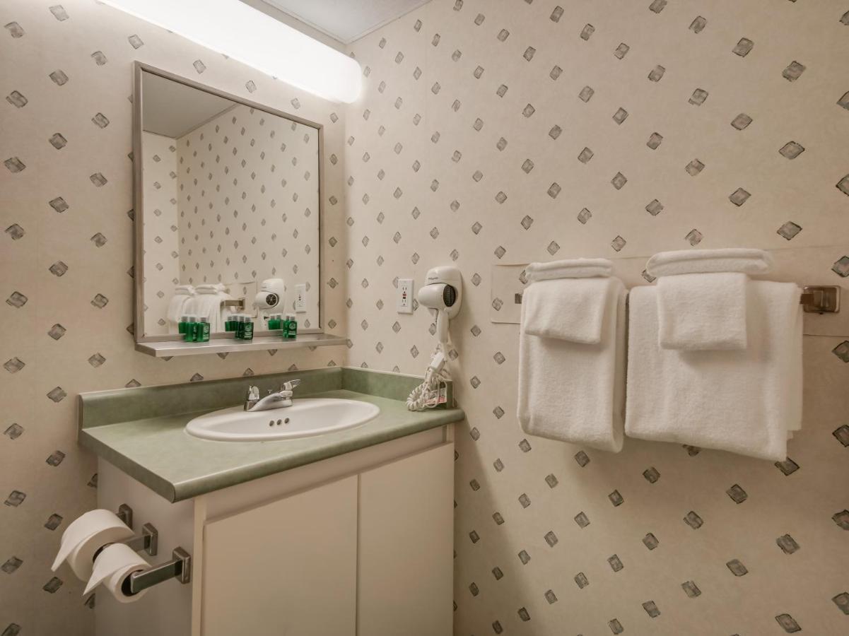Harrison Lake Hotel Харрисон-Хот-Спрингс Экстерьер фото