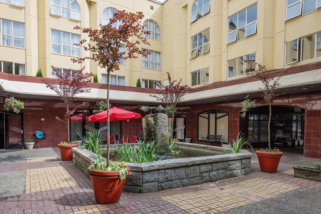 Harrison Lake Hotel Харрисон-Хот-Спрингс Экстерьер фото