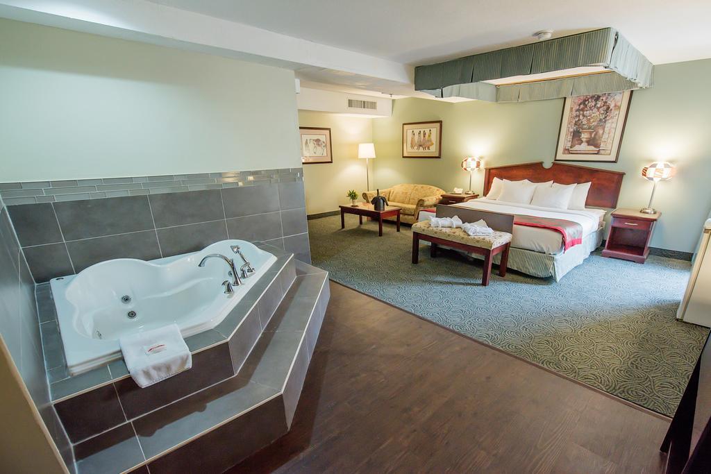 Harrison Lake Hotel Харрисон-Хот-Спрингс Экстерьер фото