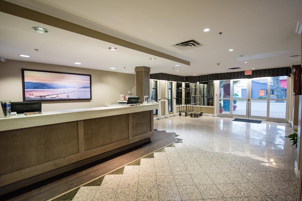Harrison Lake Hotel Харрисон-Хот-Спрингс Экстерьер фото