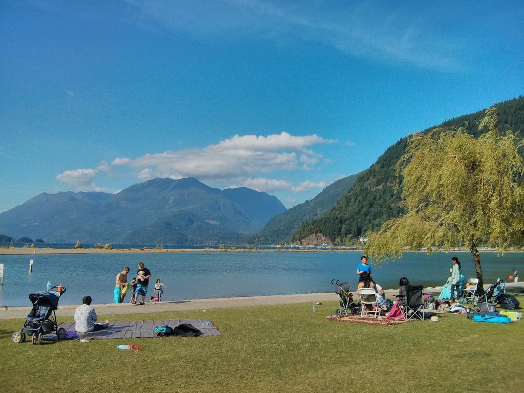 Harrison Lake Hotel Харрисон-Хот-Спрингс Экстерьер фото