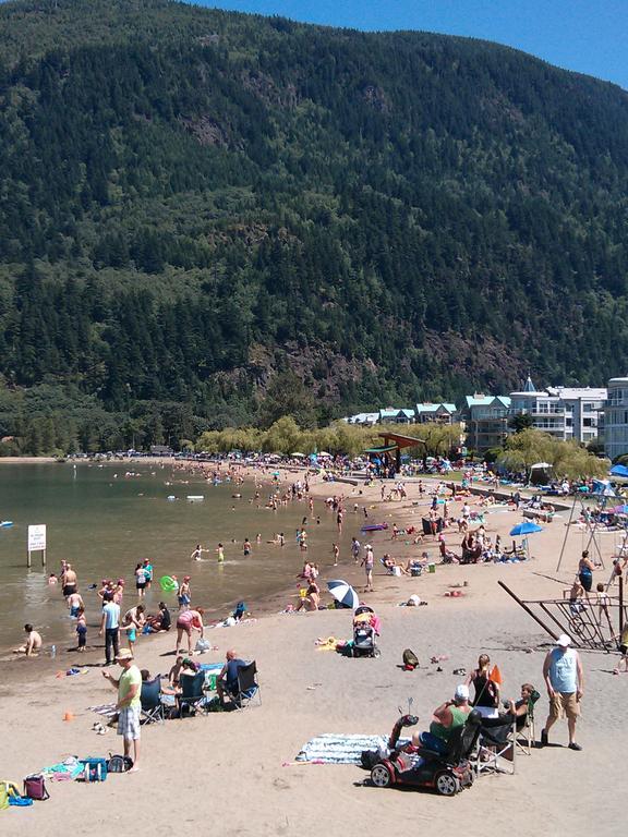 Harrison Lake Hotel Харрисон-Хот-Спрингс Экстерьер фото